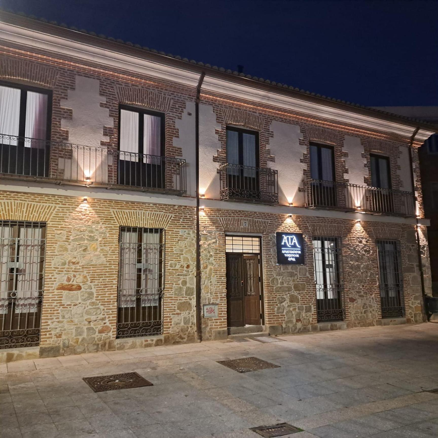 Apartamentos Turisticos Avila Puerta De Los Leales 1-2 Exterior foto